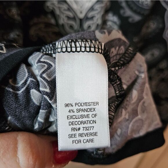 #185 APT 9 Black/White/Grey Paisley Design Beaded Neckline Tunic.sz. L - Picture 4 of 8